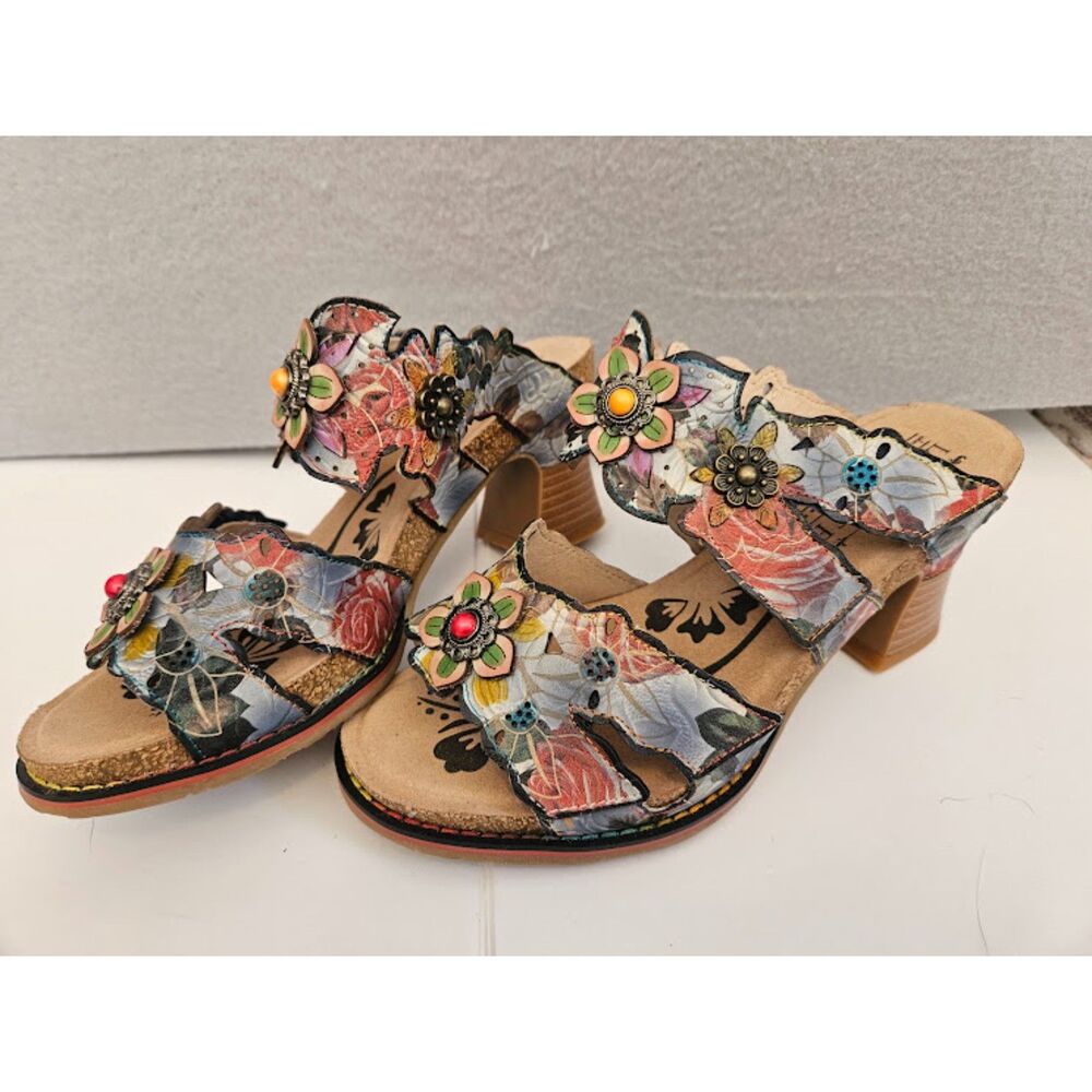 L'Artiste Radiating Sandals by Spring Step